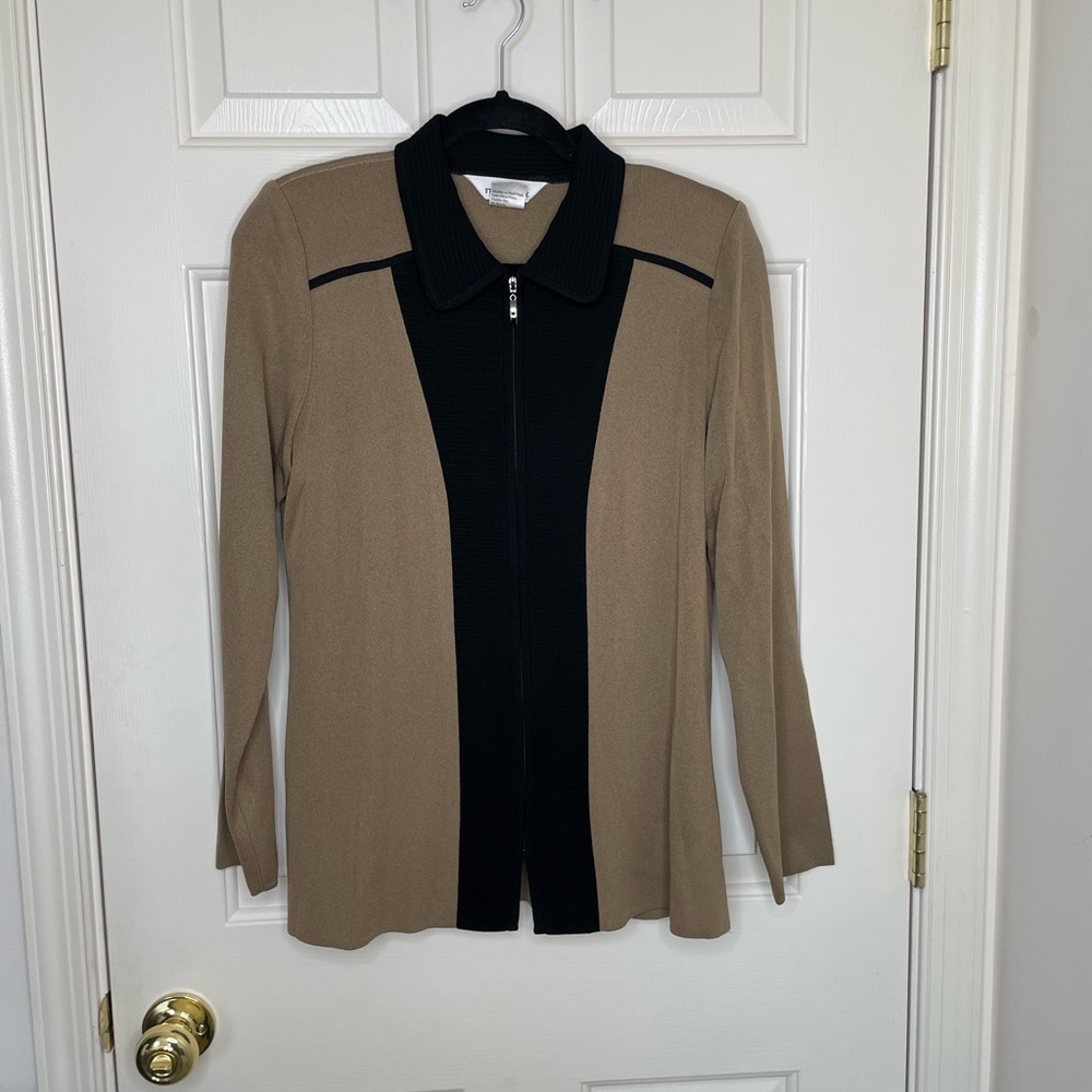 Exclusively Misook Tan & Black Zip Front Knit Jacket | Collared Sweater S